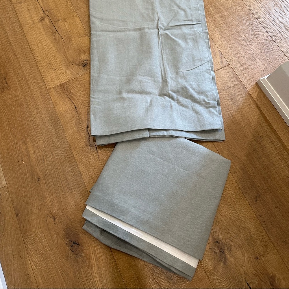 Pottery Barn Linen Drapes - 50 x 84.  New